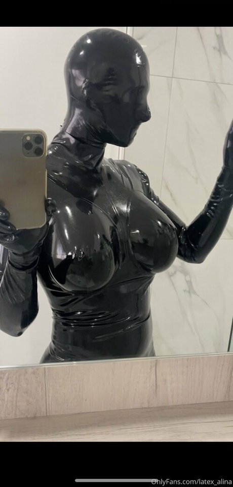 latex alina étoile érotique photos