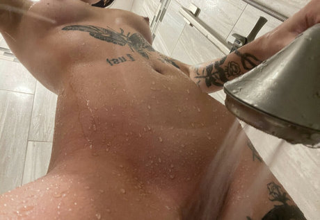 luciferisfemale star du porno belle img