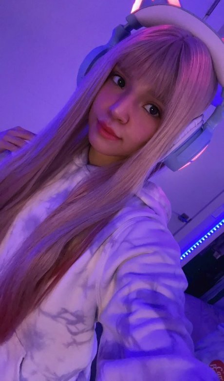 blonde étudiante onlyfans érotique chaud photos