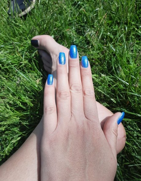 goddesstessaprag actrice chaude des photos