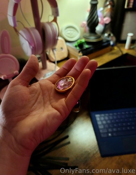 ava luxe actrice pornographique images