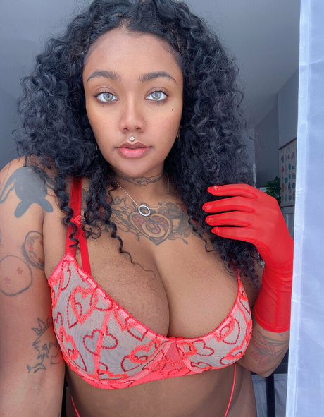 izzysaeko joli modèle galeries