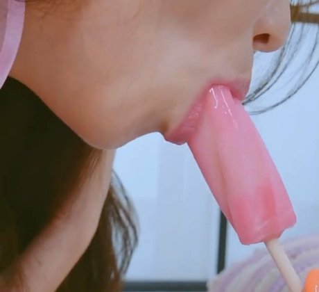 jenasis actrice hd photo