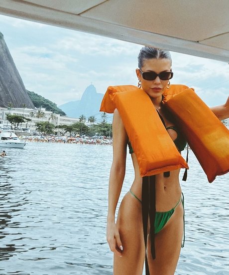 Vitoria Strada actrice photos