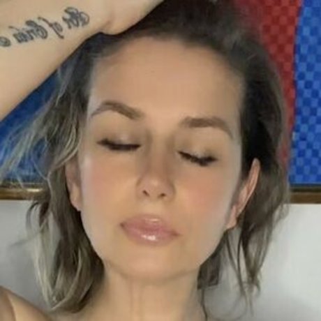 Bad Ery modèle magnifique photos