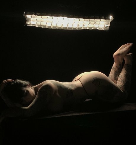 monicazamoraofficial étoile nue images