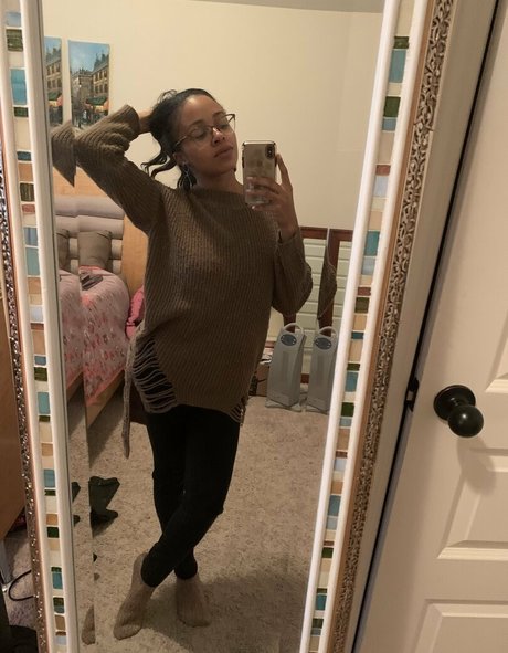 anyaivy jolie star du porno image