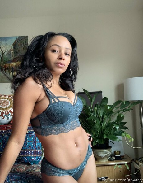 anyaivy actrice libre image