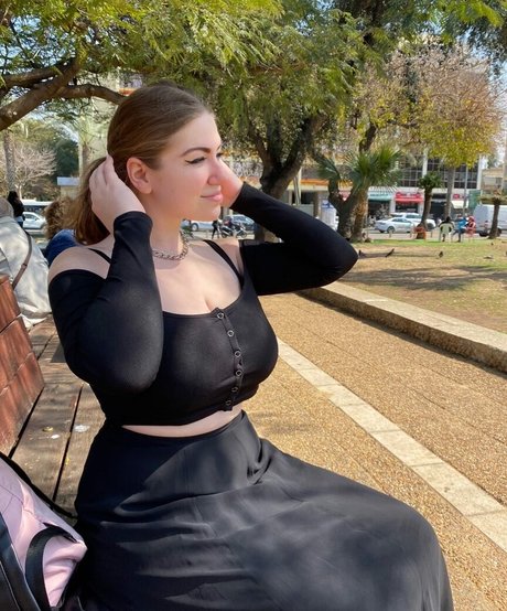 Sasha Shtern modèle hd img