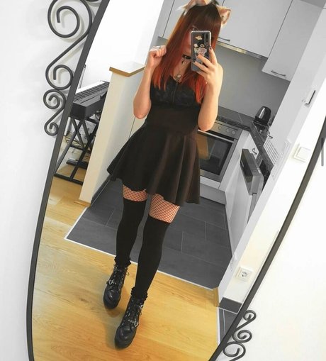 ManaRuka modèle nu collection