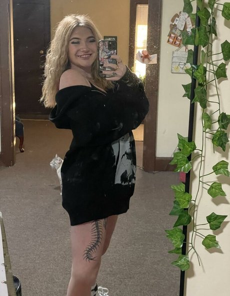 Kittycourty beau modèle archive