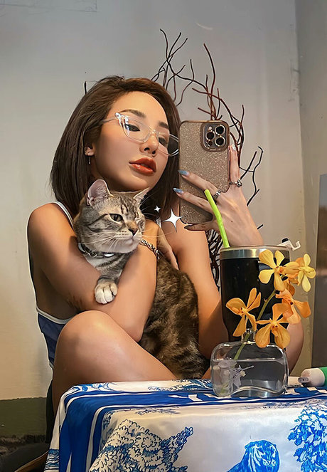 chaly xx étoile chaude img