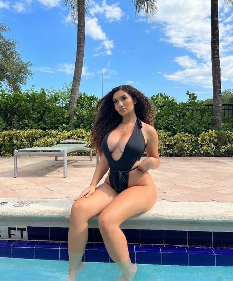 Christina April Amaral art étoile image