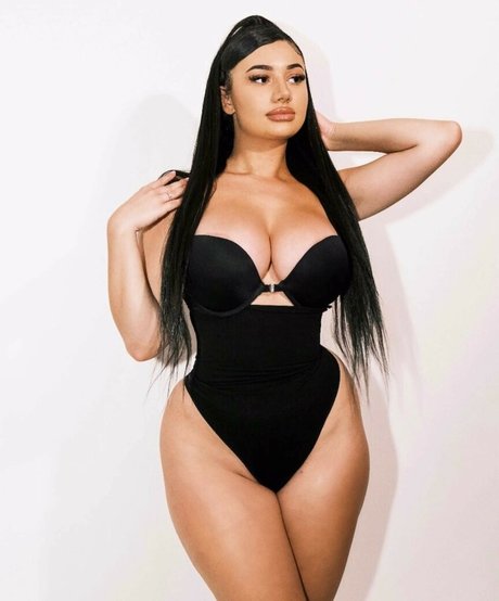 Christina April Amaral sexe star galerie