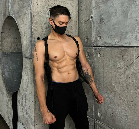 phenta8 modèle pornographique collection