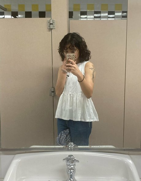 carmennl0ve modèle sexy image