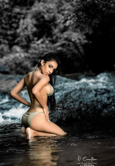 Hashini Guruge star du porno sexy galerie