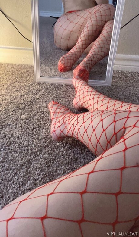 virtuallylewd modèle magnifique collection