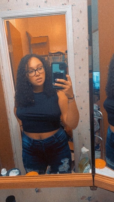 belles asiatiques onlyfans érotique en haute qualité img