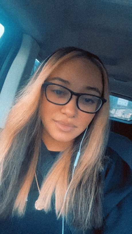 carmancadence star du porno chaud des photos