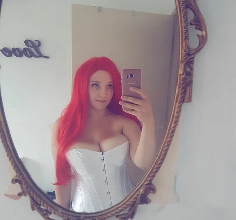 Ariel Vanderberg actrice chaude des photos