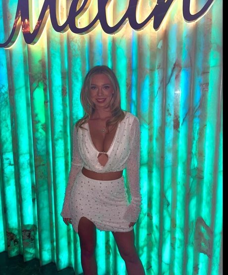 Isabella B étoile de haute qualité archive