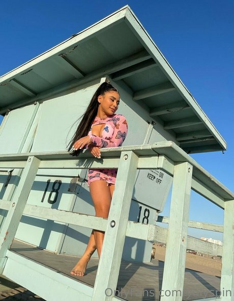 Yulyspin modèle chaud galeries