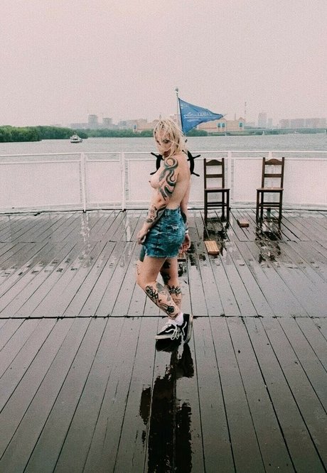 dariamilk modèle magnifique photo