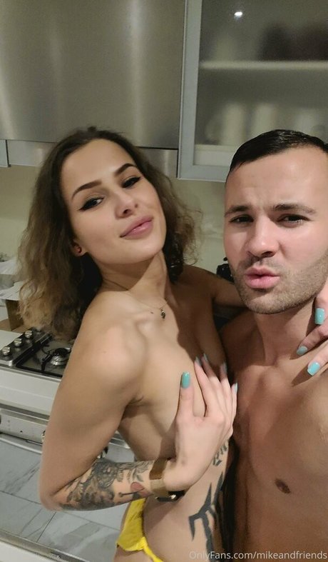 mikeandfriends actrice exclusive archive