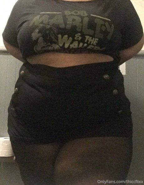 thiccflixx actrice adulte photo