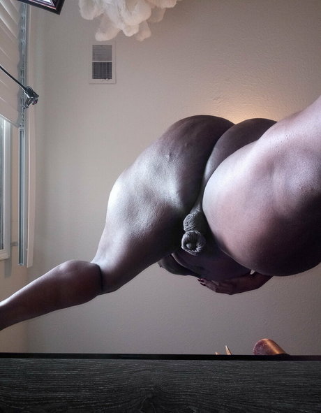 mizzbeethebodyxxx mannequin photos