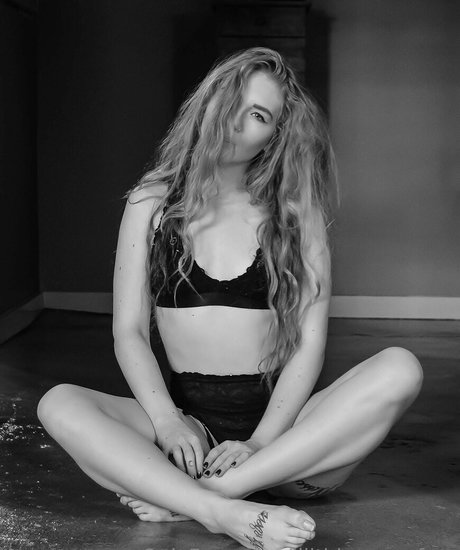 lilithjenovaxfree modèle gratuit img