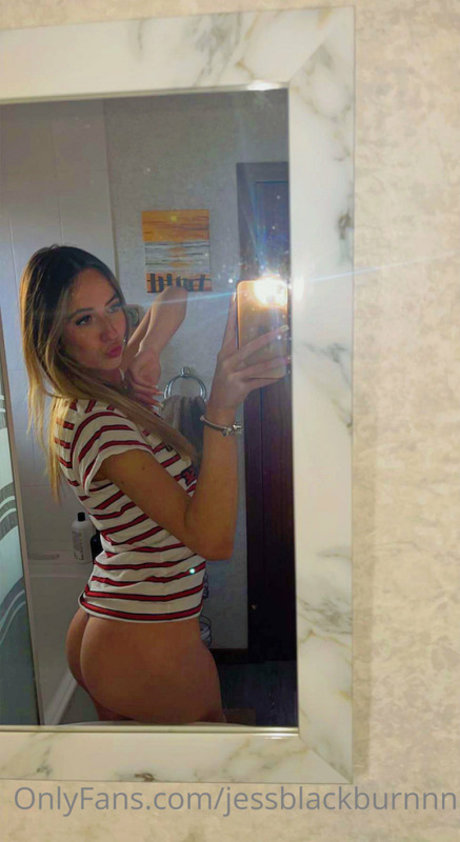 Jess Blackburn star du porno xxx img