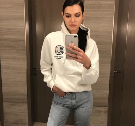 Sasha Zotova étoile de haute qualité image