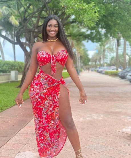 Babeth Lando modèle joli image