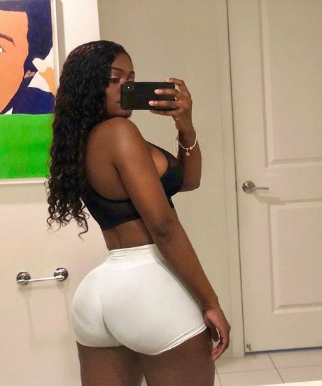 Babeth Lando modèle érotique photo