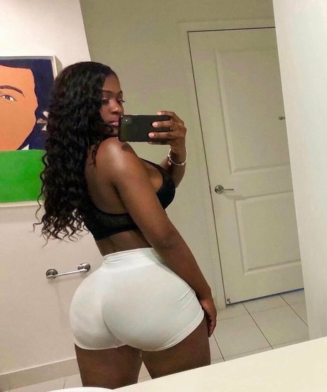 Babeth Lando étoile xxx img