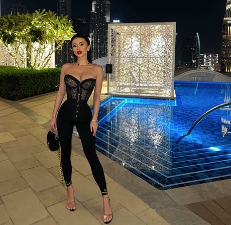 Lucrezia De Lellis étoile érotique photo