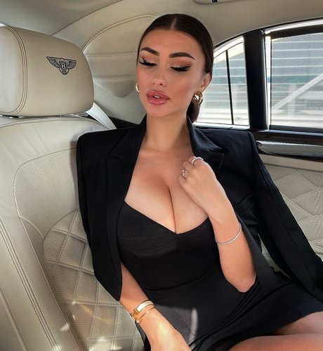 Lucrezia De Lellis star exclusive galerie