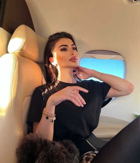 Lucrezia De Lellis star du porno hd archive