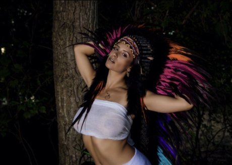 Hannah McClean nus étoiles archive