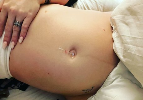 emusnotdeadpremium modèle nu photos