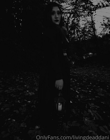 livingdeaddani actrice adulte collection