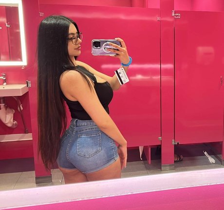 Suman Maria actrice de grande qualité des photos