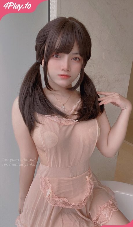 Menruinyanko étoile nue photos