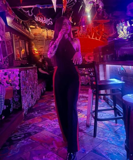 brune petite onlyfans xxx pornographique img