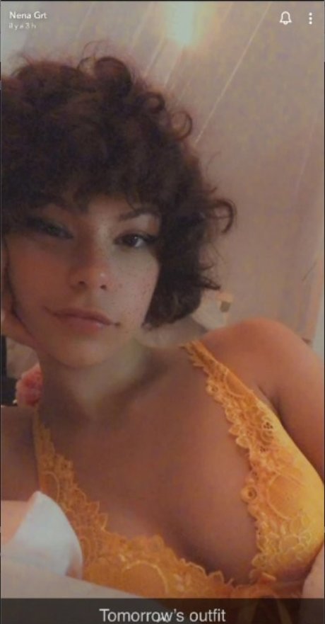 Nenagrt modèle sexy archive