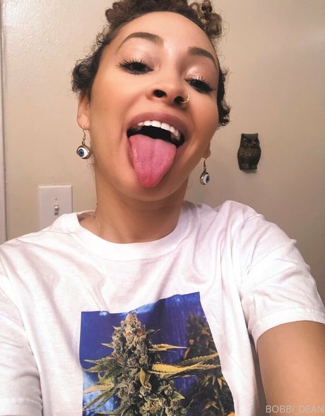 creampie transexuelle uniquementfans sexy érotique images