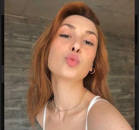 redhead nicole jolie star du porno image