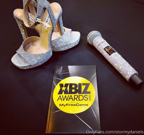 stormydaniels star du porno en haute qualité photo